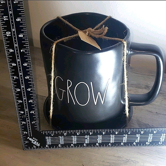 Rae Dunn Large Planter - Picture 4 of 4